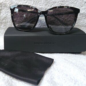Banana Republic Women's Sunglasses Black Green Havana Frame - NIB